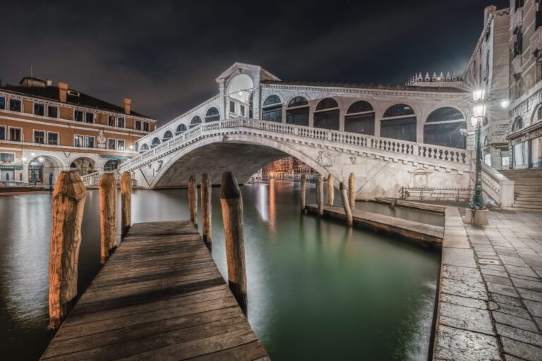 HDR_senza titolo2 venezia ponte di rialto da sotto